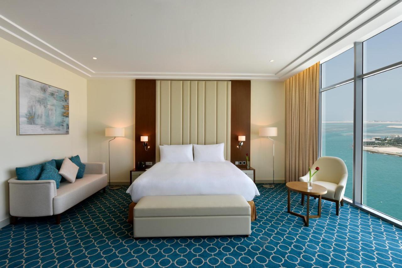 Grand Swiss-Belhotel Waterfront Seef Sanabis Exterior photo