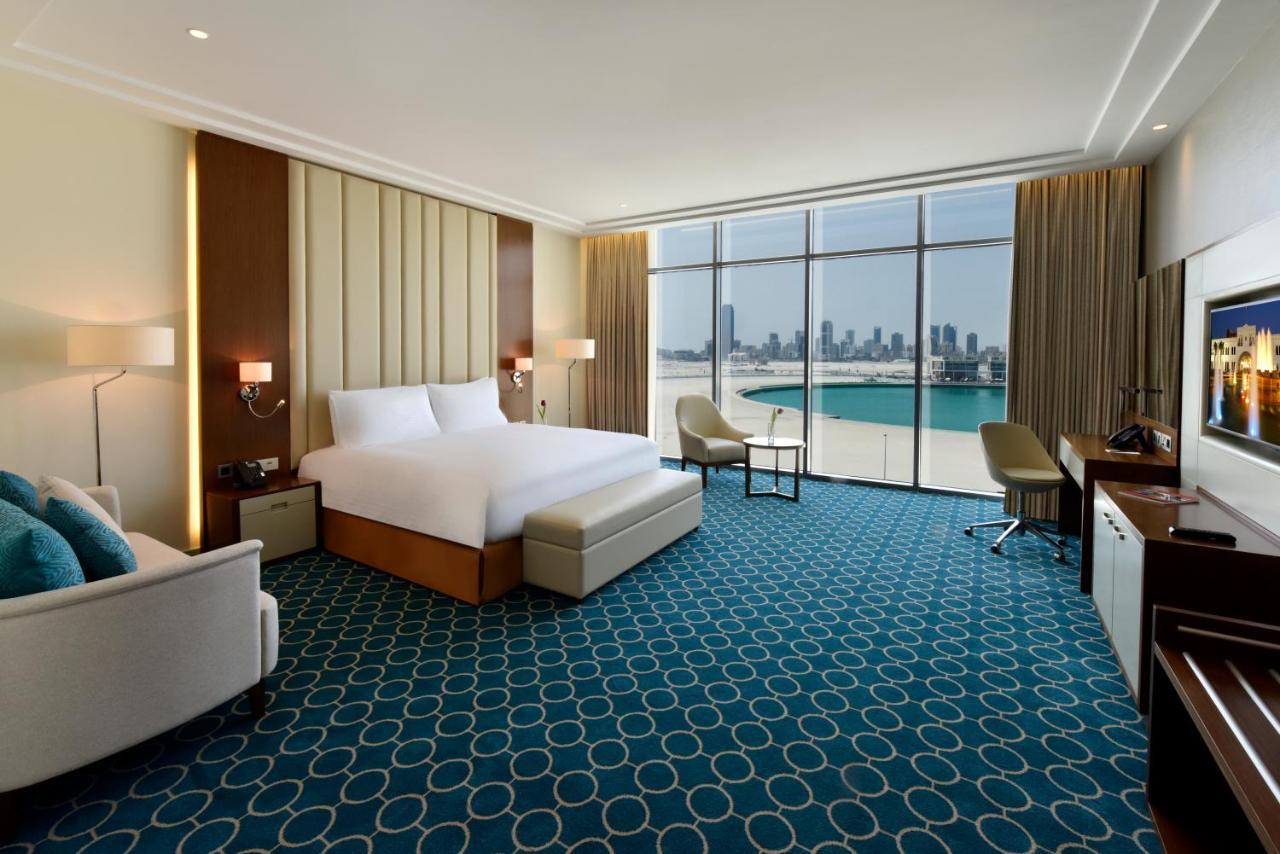 Grand Swiss-Belhotel Waterfront Seef Sanabis Exterior photo